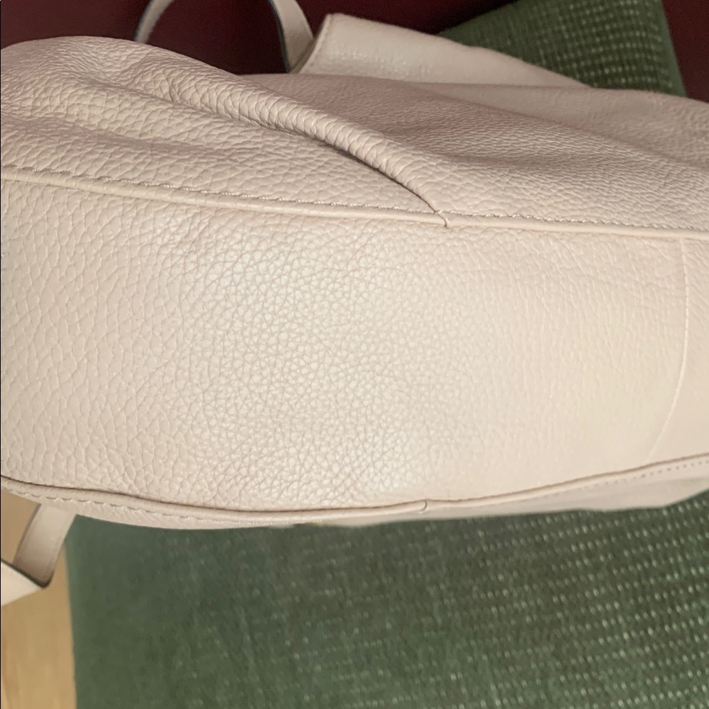 Michael Kors Leather Blush Hobo Bag with Dustbag. - Picture 9 of 15